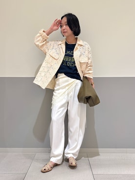 「SLOBE IENA（スローブイエナ）の《3サイズ展開》ワンタックバレルスラックス（スラックス、ホワイト系）」を使った、kazukiさん（レディース）の春コーディネート