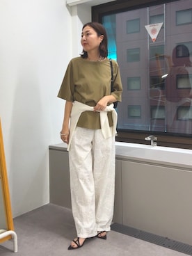 「RIVE DROITE（リヴドロワ）の予約【アンサンブル対応可】コットンリブカーディガン（カーディガン/ボレロ、ホワイト系）」を使った、AIさん（レディース・160cm）の春コーディネート