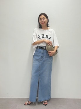 「RIVE DROITE（リヴドロワ）の予約【RIMH（リムエイチ）】スリットデニムスカート（スカート、ブルー系）」を使った、AIさん（レディース・160cm）の春コーディネート