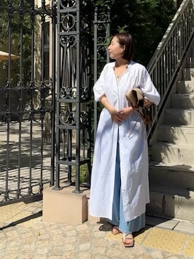 「シャツワンピ」｜「アイテム（デニムパンツ）」を使った、AIさん（レディース・160cm）の夏コーディネート