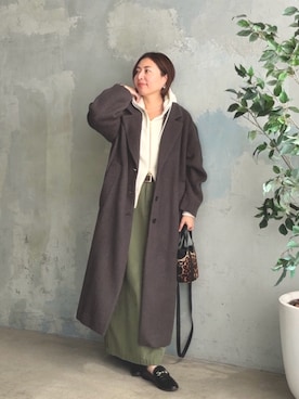 「アイテム（チェスターコート）」を使った、AIさん（レディース・160cm）の秋コーディネート