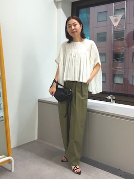 「RIVE DROITE（リヴドロワ）の予約【インフルエンサーSHIHO企画】マルチWAYレザーバッグ（ショルダーバッグ、ブラック系）」を使った、AIさん（レディース・160cm）の春コーディネート