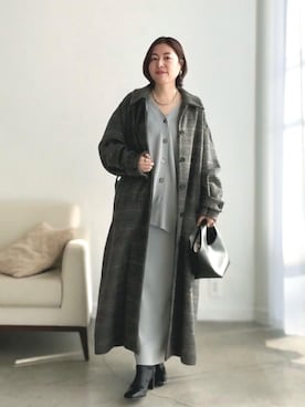 「アイテム（ステンカラーコート）」を使った、AIさん（レディース・160cm）の冬コーディネート