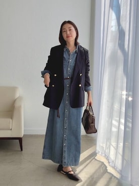 「RIVE DROITE（リヴドロワ）の【オンオフ使える】ドライギャバピークドラペルジャケット（テーラードジャケット、ブルー系）」を使った、AIさん（レディース・160cm）の春コーディネート
