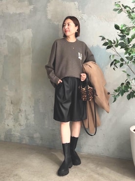 「RIVE DROITE（リヴドロワ）の【バックロゴが目を惹く】アスレチックロゴニット（ニット/セーター）」を使った、AIさん（レディース・160cm）の秋コーディネート