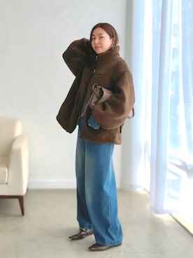 「アイテム（その他アウター、ブラウン系）」を使った、AIさん（レディース・160cm）の秋コーディネート