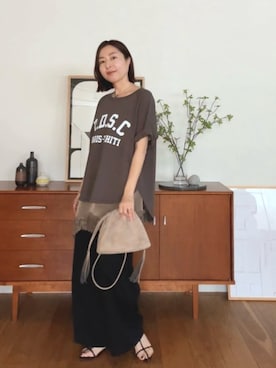 「RIVE DROITE（リヴドロワ）の【Yossshiiii企画/即完売につき再販売/新色追加】R.D.S.CロゴTe（Tシャツ/カットソー、ブラウン系）」を使った、AIさん（レディース・160cm）の夏コーディネート