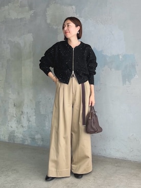 「アイテム（チノパンツ）」を使った、AIさん（レディース・160cm）の秋コーディネート