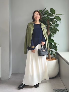 「RIVE DROITE（リヴドロワ）のモヘヤブレンドルーズネックニット（秋服）（ニット/セーター、ブルー系）」を使った、AIさん（レディース・160cm）の夏コーディネート