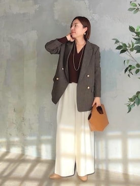 「ホワイトパンツ」｜「アイテム（スラックス）」を使った、AIさん（レディース・160cm）の秋コーディネート