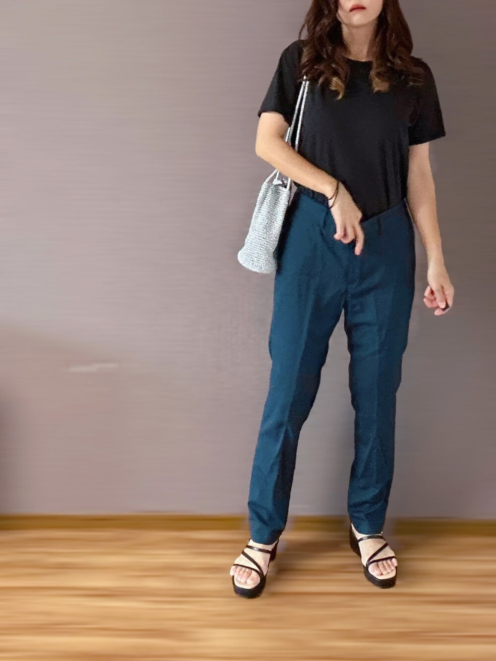 「シンプルコーデ」｜「ICBのアイテム（スラックス、ブルー系）」を使った、bashirikanikaさん（レディース・160cm）の夏コーディネートの1枚目の写真