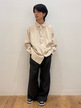 「SENSE OF PLACE by URBAN RESEARCH（センスオブプレイスバイアーバンリサーチ）のウールタッチストライプワイドフレアパンツ（その他パンツ）」を使った、showさん（メンズ・165cm）の秋コーディネート