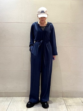 「アイテム（オールインワン・サロペット、ブルー系）」を使った、小菅さん（レディース・156cm）の秋コーディネート