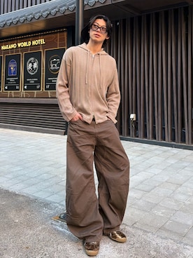 「ZARA（ザラ）のアイテム（パンツ、ブラウン系）」を使った、YUTO(2U)さん（メンズ・177cm）の春コーディネート