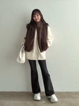 「アイテム（バッグ、ホワイト系）」を使った、みさねさん（レディース・158cm）の冬コーディネート