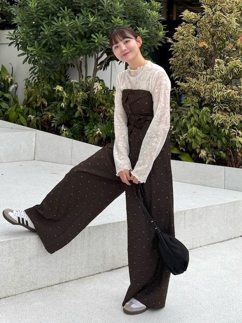 セール】透け感で魅せる、秋の上品レイヤード。プチハイネック花柄