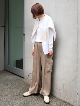 「アイテム（カーゴパンツ、イエロー系）」を使った、Kikuchi_TOMORROWLANDさん（レディース・164cm）の秋コーディネート