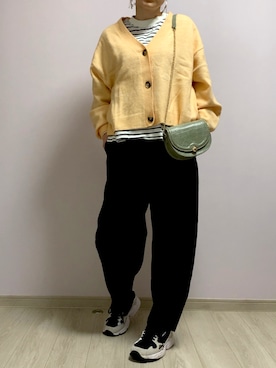 「GU（ジーユー）のアイテム（その他パンツ、ブラック系）」を使った、MOMOさん（レディース・167cm）の春コーディネート