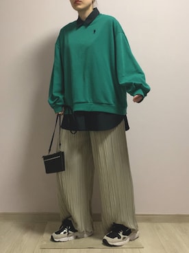 「U.S. POLO ASSN.（ユーエスポロアッスン）のU.S. POLO ASSN./ユーエスポロアッスン 別注胸刺繍 スウェット（スウェット、グリーン系）」を使った、MOMOさん（レディース・167cm）の冬コーディネート