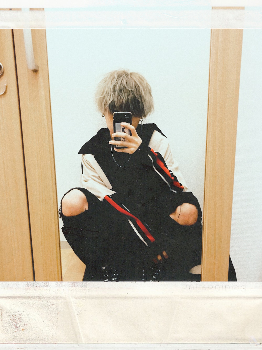 「お洒落さんとつながりたい、休日スタイル、ブラック、adrer」｜「ADRERのextra quality wide sleeve long-T/エクストラクオリティワイドスリーブロンT（Tシャツ/カットソー、ブラック系）」を使った、おりょーさん（メンズ・170cm）の春コーディネートの1枚目の写真