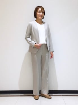 「アイテム（スーツジャケット、グレー系）」を使った、mikaさん（レディース・165cm）の秋コーディネート