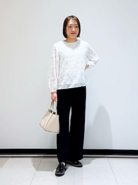 「INDIVI（インディヴィ）の【華やか／大人シアー／セレモニー】カットフリンジブラウス（シャツ/ブラウス、ホワイト系）」を使った、mikaさん（レディース・165cm）の春コーディネート