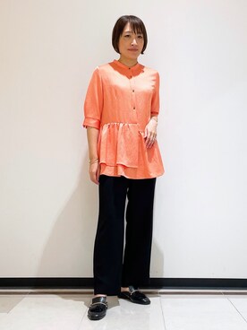 「カラー×コーデ」｜「アイテム（スーツパンツ）」を使った、mikaさん（レディース・165cm）の秋コーディネート