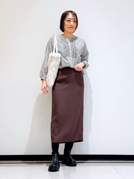 「INDIVI（インディヴィ）の【洗える】胸元タックフリル長袖ブラウス（シャツ/ブラウス、ブラウン系）」を使った、mikaさん（レディース・165cm）の秋コーディネート
