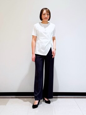 「INDIVI（インディヴィ）の春SALE！【洗える】ねじりデザインTシャツ（Tシャツ/カットソー、ホワイト系）」を使った、mikaさん（レディース・165cm）の春コーディネート