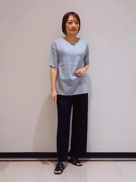 「INDIVI（インディヴィ）の【洗える】裾シアー半袖トップス（Tシャツ/カットソー、ブルー系）」を使った、mikaさん（レディース・165cm）の夏コーディネート
