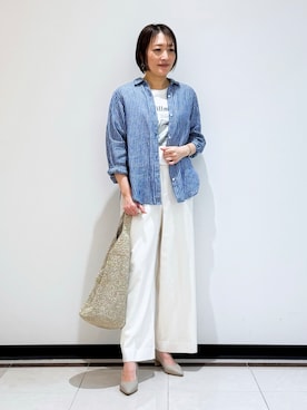 「INDIVI（インディヴィ）の【接触冷感／2WAY】カシュクールリネンシャツ（シャツ/ブラウス、ブルー系）」を使った、mikaさん（レディース・165cm）の春コーディネート
