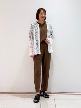 「INDIVI（インディヴィ）の【着る日傘】ドルマントップス（シャツ/ブラウス、ブラウン系）」を使った、mikaさん（レディース・165cm）の夏コーディネート