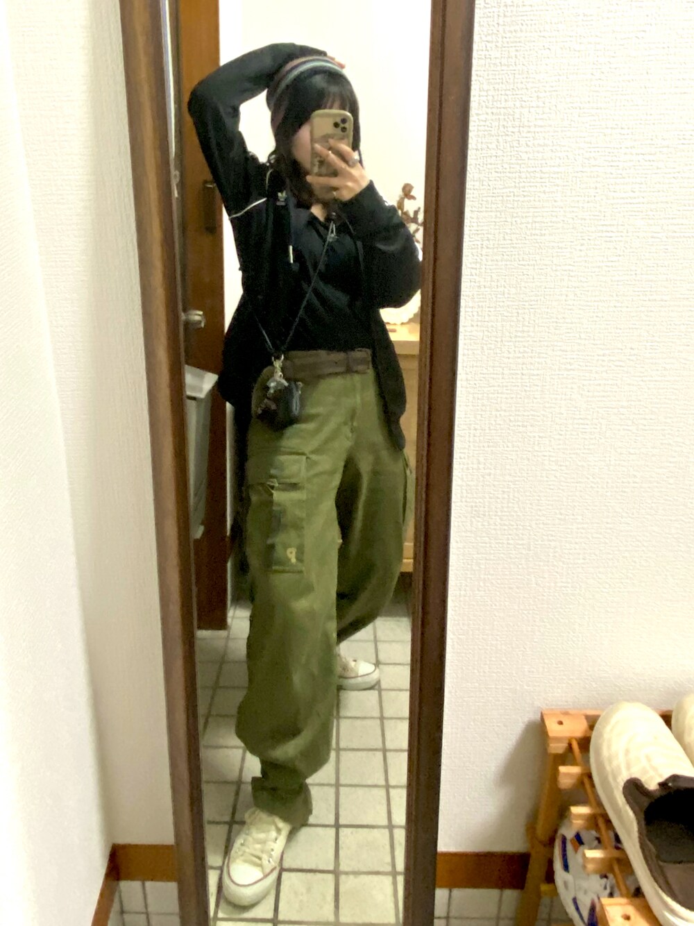 「courregesのアイテム（タンクトップ、ブラック系）」を使った、ならちゃんさん（骨格ウェーブ・レディース・155cm）の秋コーディネートの1枚目の写真