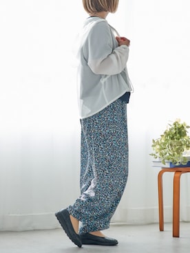 「Atelier（アトリエ）の【軽量】【3E】レーザーカットデザインパンプス（パンプス、ブラック系）」を使った、MODEETJACOMOingSTAFFさん（レディース・160cm）の春コーディネート