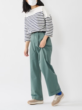 「ing（イング）の【レイン対応】レザースニーカー（スニーカー、ベージュ系）」を使った、MODEETJACOMOingSTAFFさん（レディース・160cm）の春コーディネート