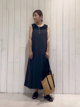 「INDIVI（インディヴィ）の【インナーとしても活躍！／SETUP可能】ジョーゼット ノースリーブトップス（Tシャツ/カットソー、ブラック系）」を使った、romiさん（レディース・158cm）の夏コーディネート