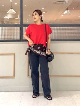 「INDIVI（インディヴィ）の新色登場！【洗える／清涼感】レーヨンストレッチ フレンチスリーブニット（ニット/セーター、レッド系）」を使った、romiさん（レディース・158cm）の夏コーディネート