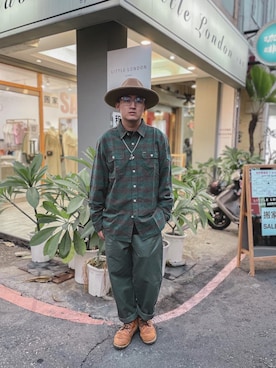 「Carhartt WIP（カーハートダブリューアイピー）のアイテム（チノパンツ）」を使った、ODOR _Dさん（メンズ・176cm）の夏コーディネート