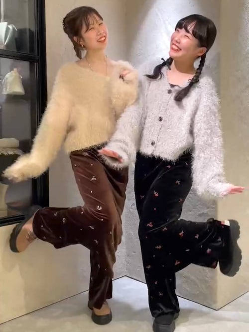 セール】ベロアシシュウフレアパンツ 250463（その他パンツ）｜LOWRYS