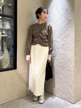 「アイテム（スニーカー、シルバー系）」を使った、あやさん（レディース・162cm）の春コーディネート