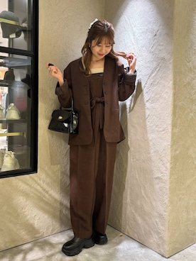 「アイテム（サロペット/オーバーオール、ブラウン系）」を使った、あやさん（レディース・162cm）の秋コーディネート