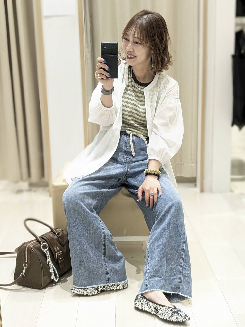「きれいめ、ベーシック/シンプル、着痩せ・細見え、ママコーデ、体型カバー、カジュアル、GLOBAL WORK」｜「LEPSIMのスパンコールパンプス　132004（パンプス、シルバー系）」を使った、せこ子さん（レディース・159cm）の春コーディネートの1枚目の写真