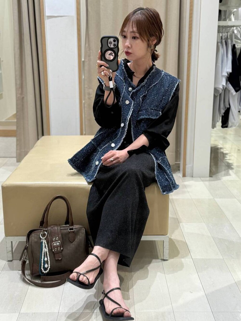 「きれいめ、ベーシック/シンプル、着痩せ・細見え、ママコーデ、体型カバー、カジュアル、GLOBAL WORK」｜「LEPSIMのデニムツイードベスト　243476（ベスト、ブルー系）」を使った、せこ子さん（レディース・159cm）の春コーディネートの1枚目の写真