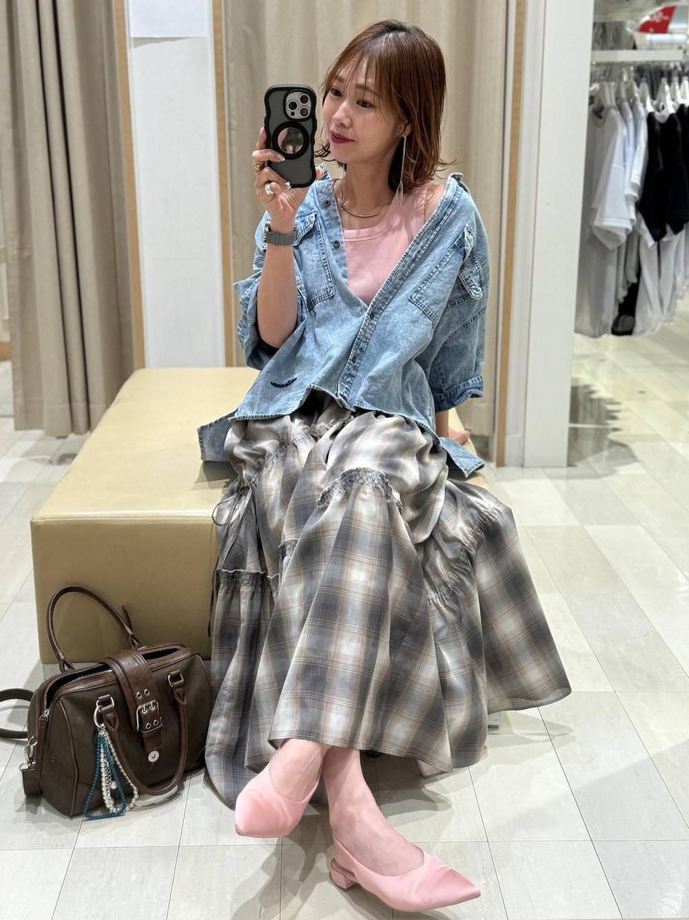 「カジュアル、GLOBAL WORK、着痩せ・細見え、ママコーデ、きれいめ、ベーシック/シンプル、体型カバー」｜「LOWRYS FARMのリボンツキ２ＷＡＹミュール　100500（パンプス、ピンク系）」を使った、せこ子さん（レディース・159cm）の春コーディネートの1枚目の写真