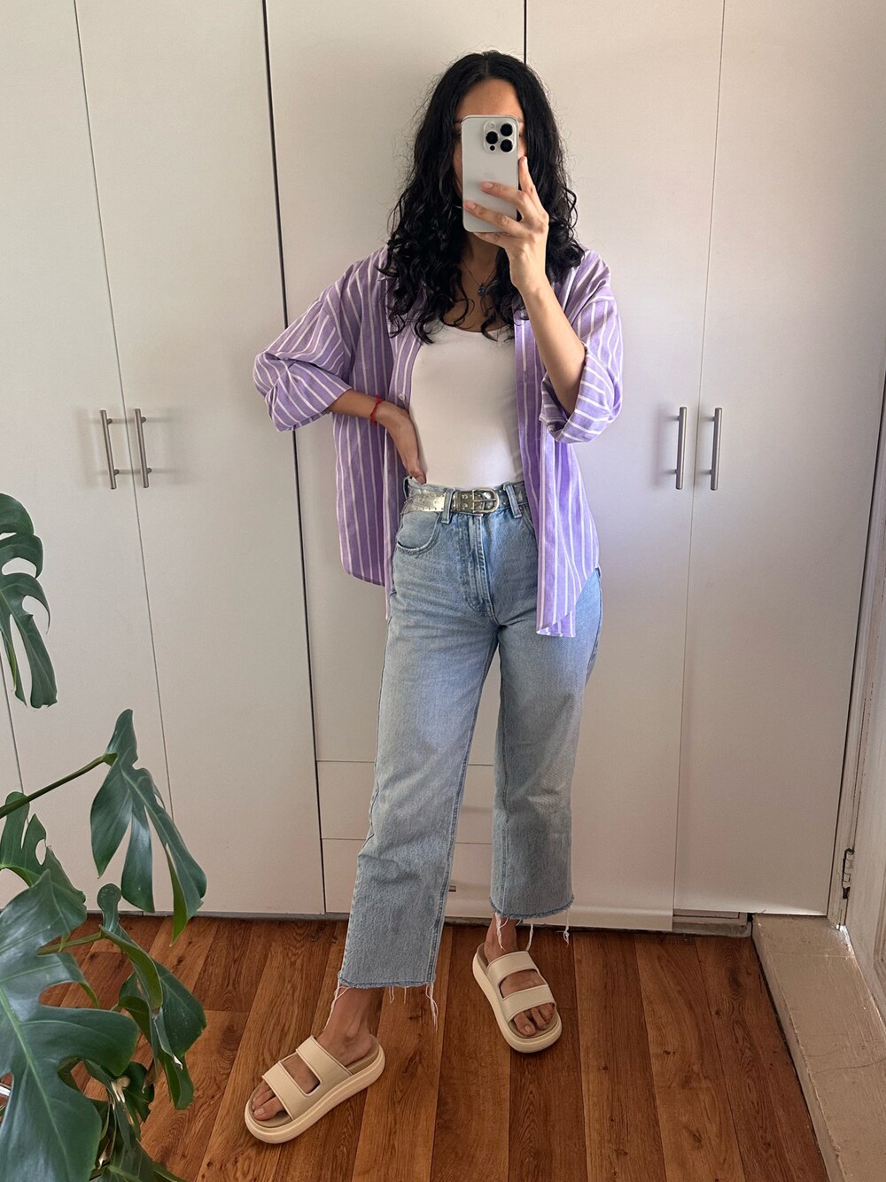 「STYLE、stripes、sandals」｜「REEFのアイテム（サンダル、ベージュ系）」を使った、Andrea Sugusさん（レディース・165cm）の夏コーディネートの1枚目の写真