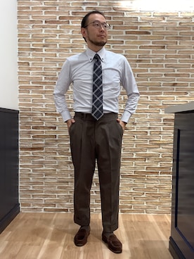 「アイテム（ビジネスシャツ）」を使った、BRICK HOUSE シャツ工房 福岡橋本木の葉モール店さん（メンズ・163cm）の秋コーディネート