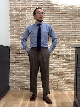 「アイテム（ビジネスシャツ）」を使った、BRICK HOUSE シャツ工房 福岡橋本木の葉モール店さん（メンズ・163cm）の秋コーディネート