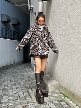 「EMODA（エモダ）のアイテム（その他トップス）」を使った、花島郁さん（レディース・167cm）の秋コーディネート