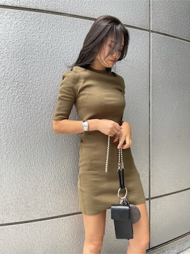 「EMODA（エモダ）のアイテム（ブレスレット）」を使った、花島郁さん（レディース・167cm）の夏コーディネート