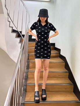 「EMODA（エモダ）のアイテム（チャーム）」を使った、花島郁さん（レディース・167cm）の春コーディネート